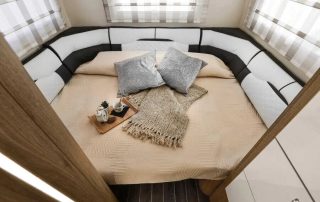 Gino – Rollerteam Auto-Roller 746 6 Berth Motorhome for Hire (7) Gino Rollerteam Auto Roller 746 6 Berth Motorhome for Hire 7